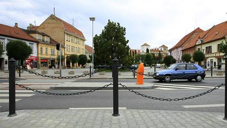 ásten zprjezdnná silnice v Buovicích - idii se dostanou ze Slavkova a do dánic