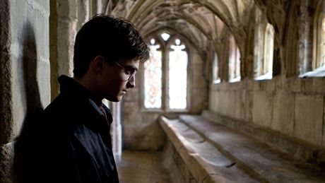 Rupert Grint (Ron) pedvádí v estém dílu o kouzelnickém uni lepí výkon ne jeho slavnjí kolega Daniel Radcliffe (Harry Potter).