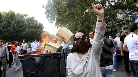 Protesty píznivc íránské opozice v Teheránu (9. ervence 2009)