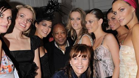 Producent Quincy Jones si mezi eskými modelkami mohl pipadat jako v ráji 