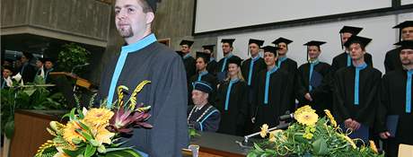 Brnnské VUT vydalo sto tisící diplom svému absolventovi Leoi Zelníkovi
