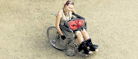 Dvacetiletá Barbora Pachtová doasn zakouí, jaký je ivot na invalidním vozíku.