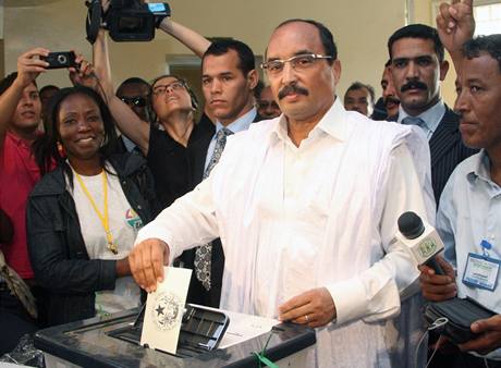 Vtzem prezidentskch voleb v Mauritnii se stal bval puista Muhammad uld Abdal Azz.