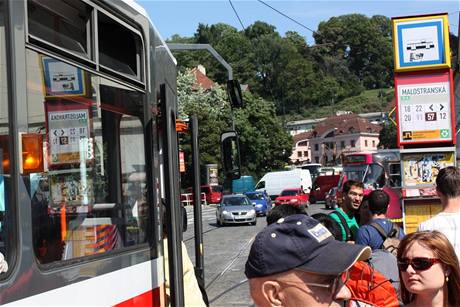 Stvajc oznank tramvajov zastvky