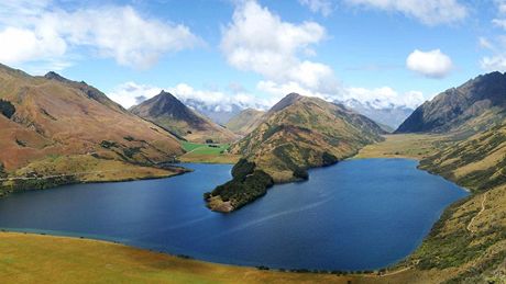 Moke lake, Queenstown, New Zealand Moke lake, Queenstown, New Zealand