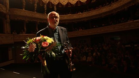 Jan vankmajer pevzal v karlovarském divadle Kiálový glóbus