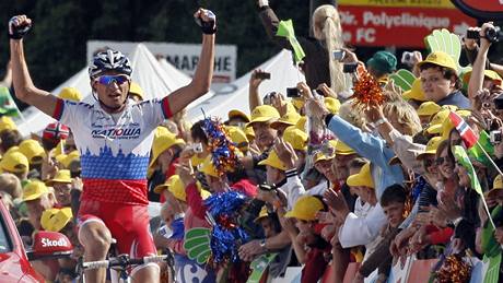 Sergej Ivanov se raduje z triumfu ve 14. etap Tour de France 2009