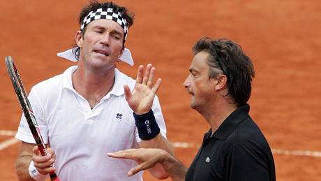 Pete Cash a Henri Leconte pi exhibici v Praze.