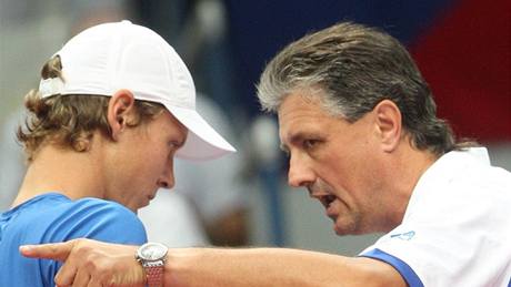 Tomáš Berdych (vlevo) a kapitán Jaroslav Navrátil Tomáš Berdych (vlevo) a kapitán Jaroslav Navrátil