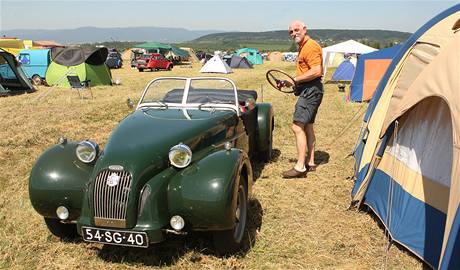 Vz Burton z roku 1975 postaven na podvozku Citronu 2CV