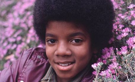 Úmrtí Michaela Jacksona obrátilo ebíky hitparád. Zmny se se zpodním projevily i v esku.