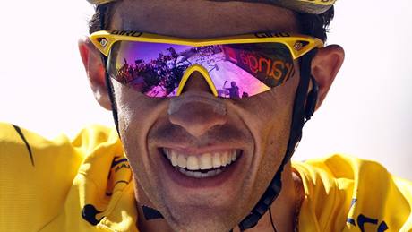 Juan Manuel Garate se raduje z triumfu v pedposlední etap Tour de France