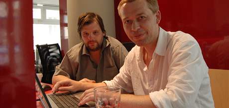 Petr Minak (vlevo) a Pavel ehok byli host on-line iDNES.cz