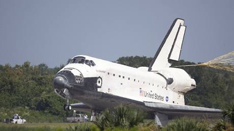 Pistání amerického raketoplánu Endeavour na Florid