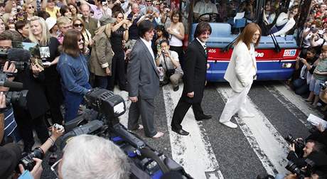 Fanouci Beatles si pipomnli výroí poízení slavné fotografie na pechodu Abbey Road