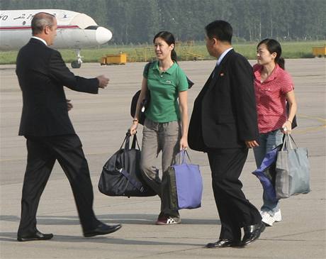 Dv vznn americk novinkami odltaj z letit v Pchjongjangu (5. srpna 2009)