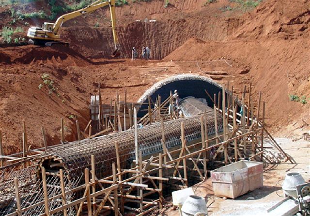 Barmské podzemní tunely, které pomáhali stavt severokorejtí stavební inenýi.