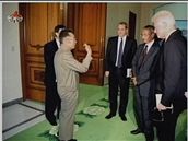 Severokorejsk televize odvyslala zbry ze setkn Billa Clintona a Kim ong-ila (4. srpna 2009)