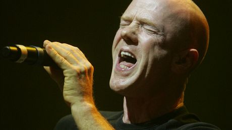 Jimmy Somerville? Jednodue eeno: propadák akce.