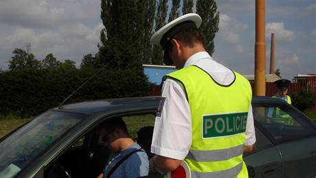 Policisté na Hodonínsku dopadli pi silniní kontrole zdrogovaného idie bez idiáku. Ilustraní foto