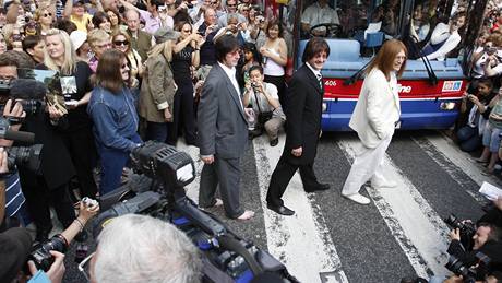 Fanouci Beatles si pipomnli výroí poízení slavné fotografie na pechodu Abbey Road