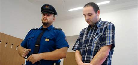 Bývalý plzeský kriminalista Martin Pazderník pjde na 4 roky do vzení za pepadení herny a veerky. (14. srpna 2009)