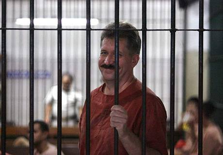 Paerák zbraní Viktor Bout v Thajsku (21. íjna 2008)