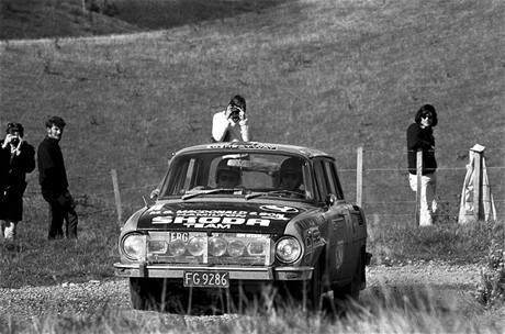 koda S110L na novozlandsk rallye v roce 1972. Posdka Chandler/MacMenigall