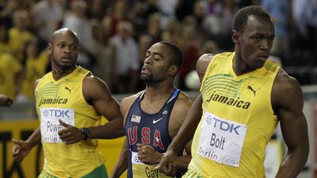 Trio medailist: zprava první Usain Bolt, druhý Tyson Gay a tetí Asafa Powell