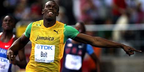 Usain Bolt v cíli rekordní dvoustovky