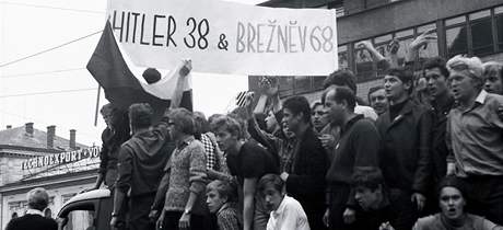 21. srpen 1968 v Brn - protesty ped hlavnm ndram