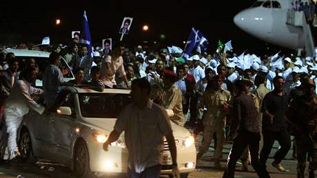Abdala Basata Alho Muhammada Midrahho vtaly po jeho nvratu do Libye davy (21. srpna 2009)