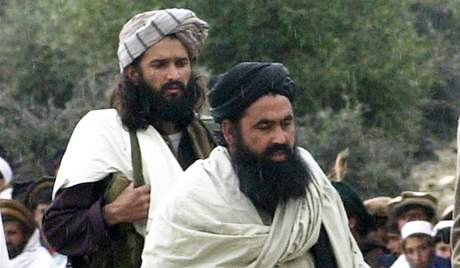 Bývalý éf pákistánského Talibanu Baitulláh Mahsúd (v popedí)
