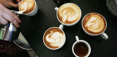 Konec serilu o kv, latt art -  kavrnice Petra Vesel vytvoila na cappucinu zajmav obrazce. 