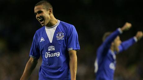 Everton: Jack Rodwell se raduje z gólu