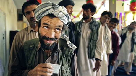 Mui v afghánském Kábulu pili volit svého prezidenta. (20. srpna 2009)