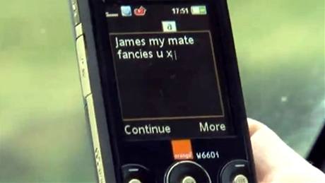 Britská kampa proti psaní SMS za jízdy v aut.