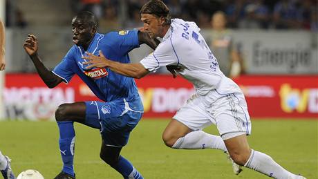 Hoffenheim - Schalke; Demba Ba (vlevo) - Bordon