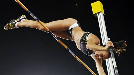 Tykaka Jelena Isinbajevová s novou hodnotou svtového rekordu.
