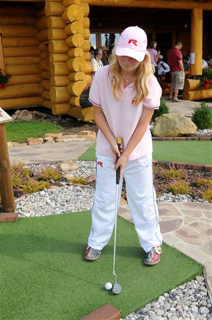 Adventure golf - AGHB Open 2009, Olivia Prokopov.