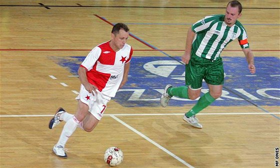 Futsal, Slavia - Bohemians, Ivo Ulich (s míem)