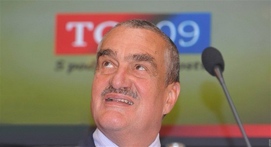 Karel Schwarzenberg na tiskové konferenci TOP 09 v Brn (2. 9. 2009)