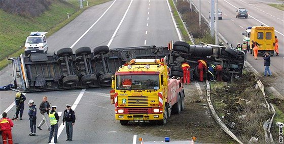 Nehoda kamionu na dálnici D1. Ilustraní foto.