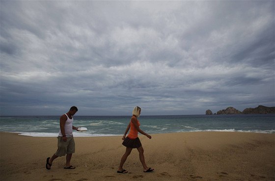 Turisté poblí Los Cabos na Kalifornském poloostrov. Práv tady by ml hurikán udeit nejsilnji (1. záí 2009)