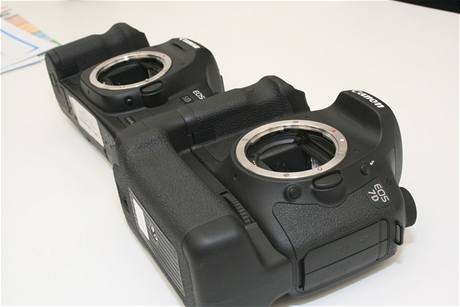 Canon EOS 7D vedle svho nepmho pedchdce 5D