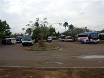 Po Kub na kole. Autobusy Transtur voz turisty z resort