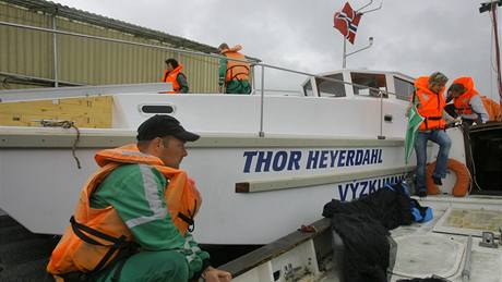 Pedstavení lodi Thor Heyerdahl, která pome pi výzkumu sladkovodních ryb. (4. záí 2009)