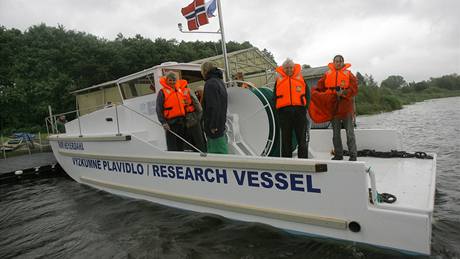 Pedstavení lodi Thor Heyerdahl, která pome pi výzkumu sladkovodních ryb. (4. záí 2009)
