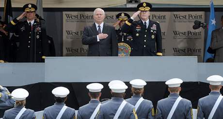 Americký ministr obrany Robert Gates ve West Point Academy.