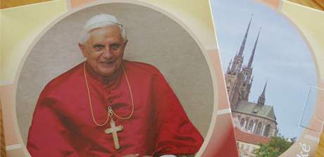 Lzesk oplatky s portrtem papee Benedikta XVI.